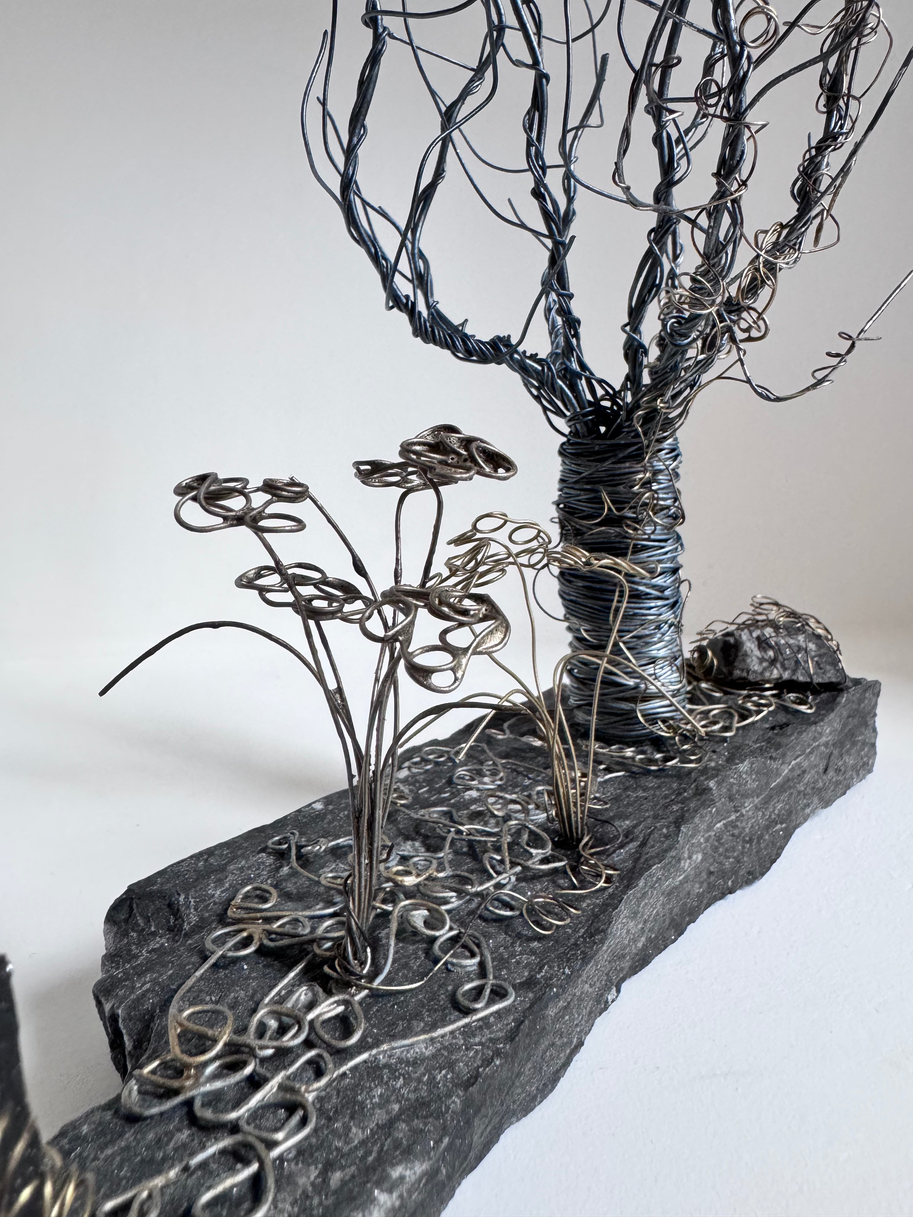 L’Arbre Enlacé de Lierre